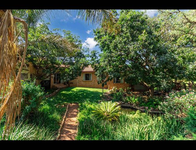4 BEDROOM FREEHOLD FOR SALE IN BRANDVLEI AH